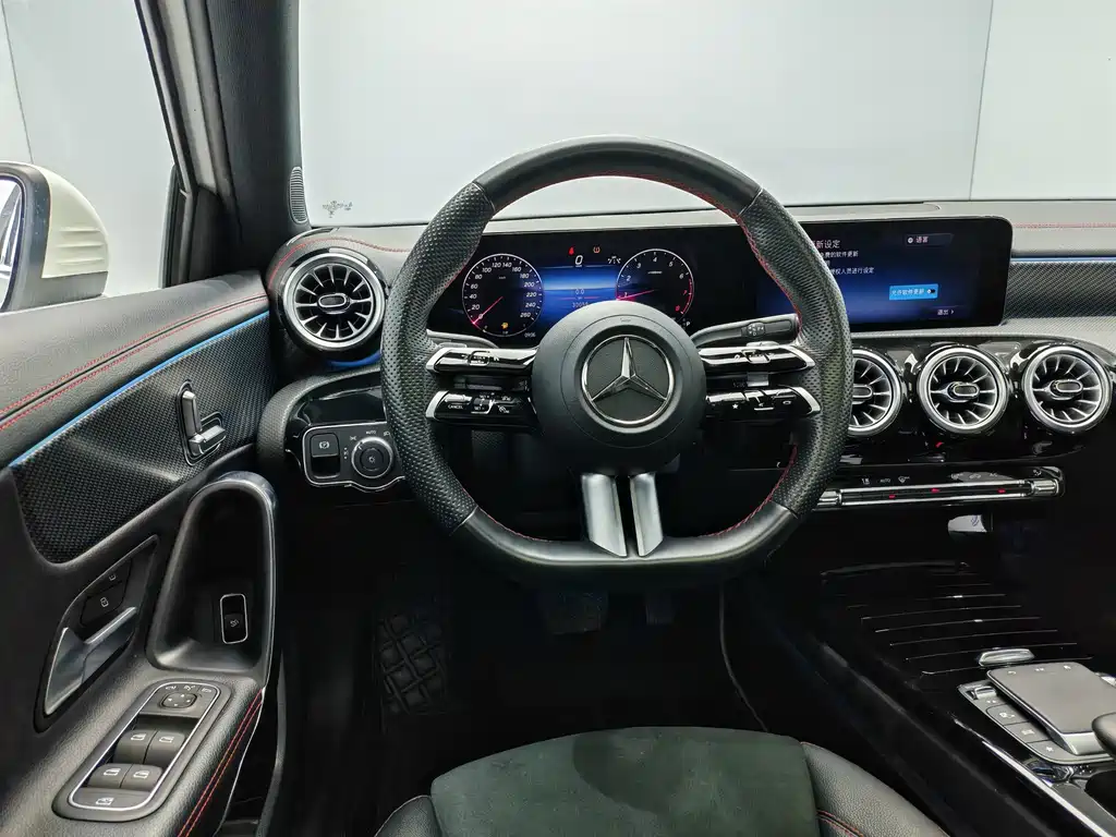 Mercedes-Benz A-Class 2023 — фото 9