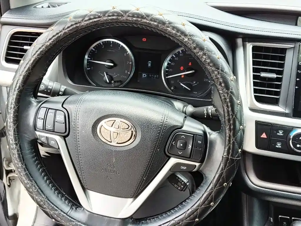 Toyota Highlander 2015 — фото 11