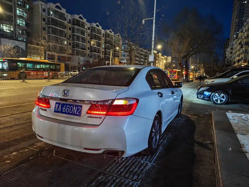 Honda Accord 2015 — фото 4