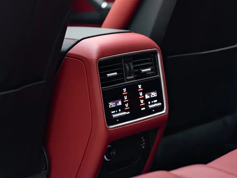 Porsche Cayenne 2019 — фото 12