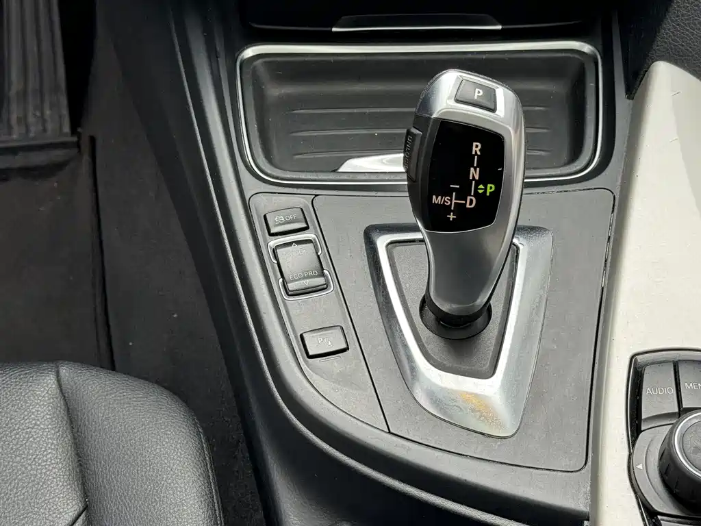 BMW 3 Series 2015 — фото 17