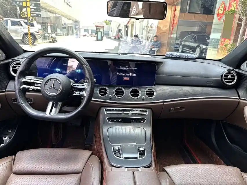 Mercedes-Benz E-Class 2022 — фото 4