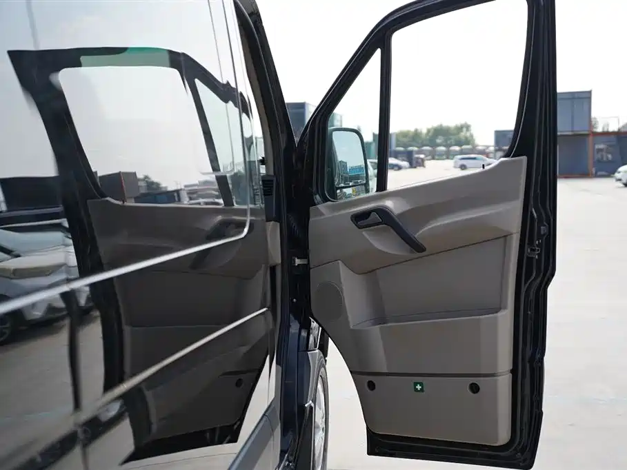 Mercedes-Benz Sprinter 2016 — фото 29