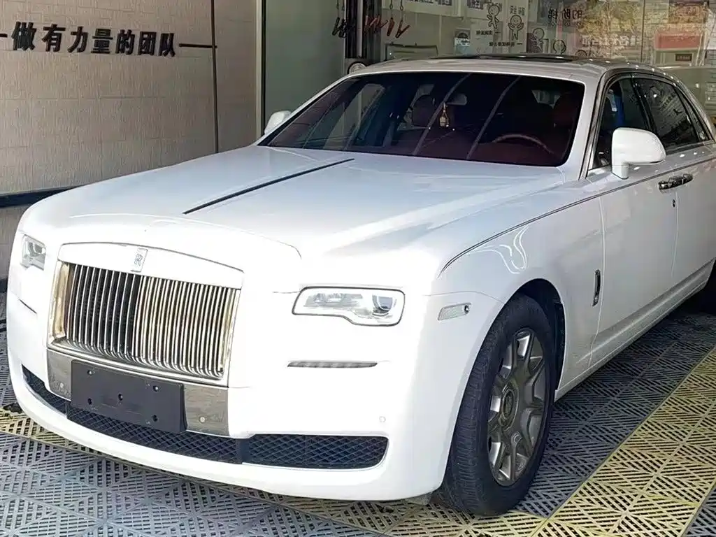 Rolls-Royce Ghost 2016 — фото 1