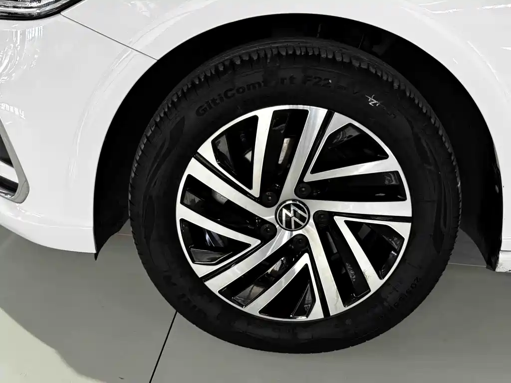 Volkswagen Lavida 2023 — фото 16