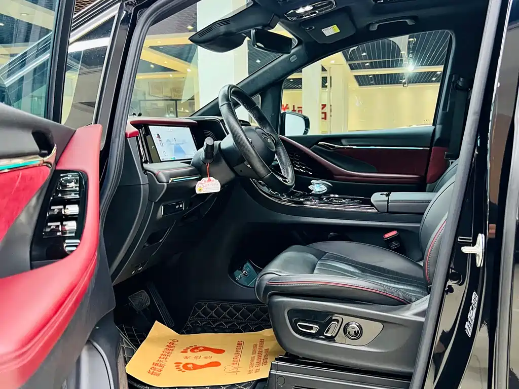 GAC Motor Trumpchi M8 2023 — фото 6