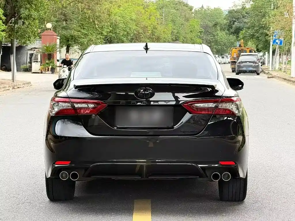 Toyota Camry 2022 — фото 11