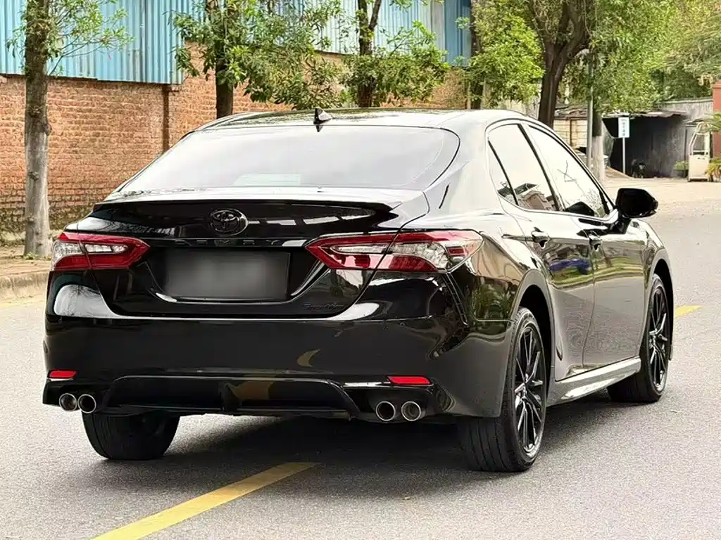 Toyota Camry 2022 — фото 12