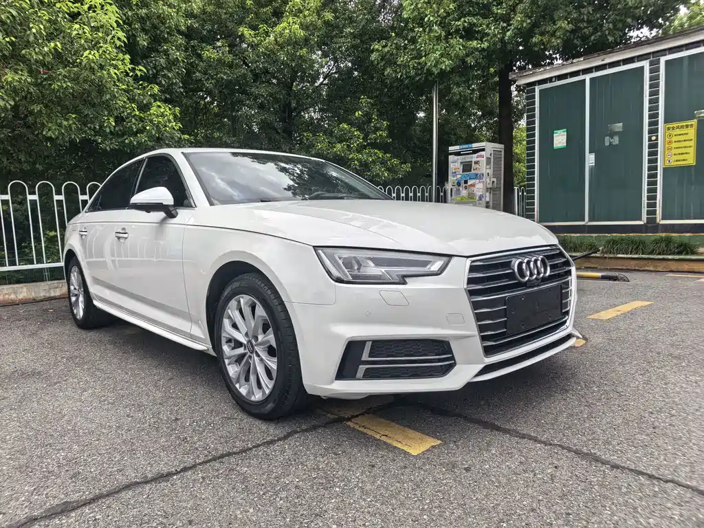 Audi A4L 2019