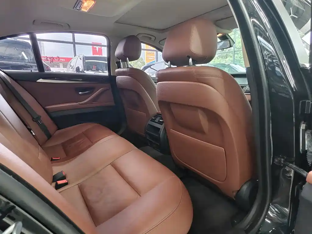 BMW 5 Series 2014 — фото 13