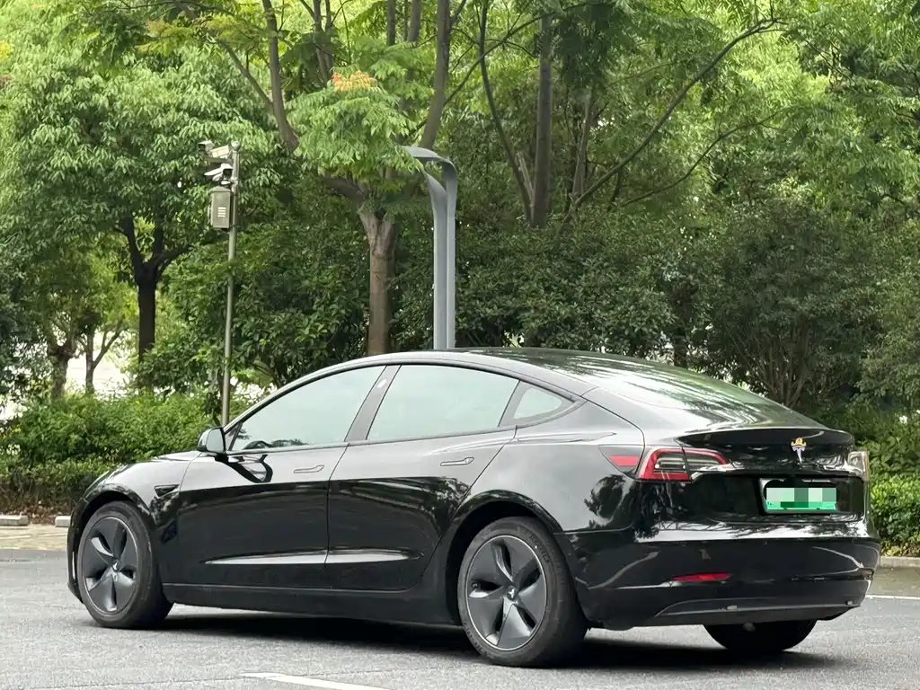 Tesla Model 3 2022 — фото 7