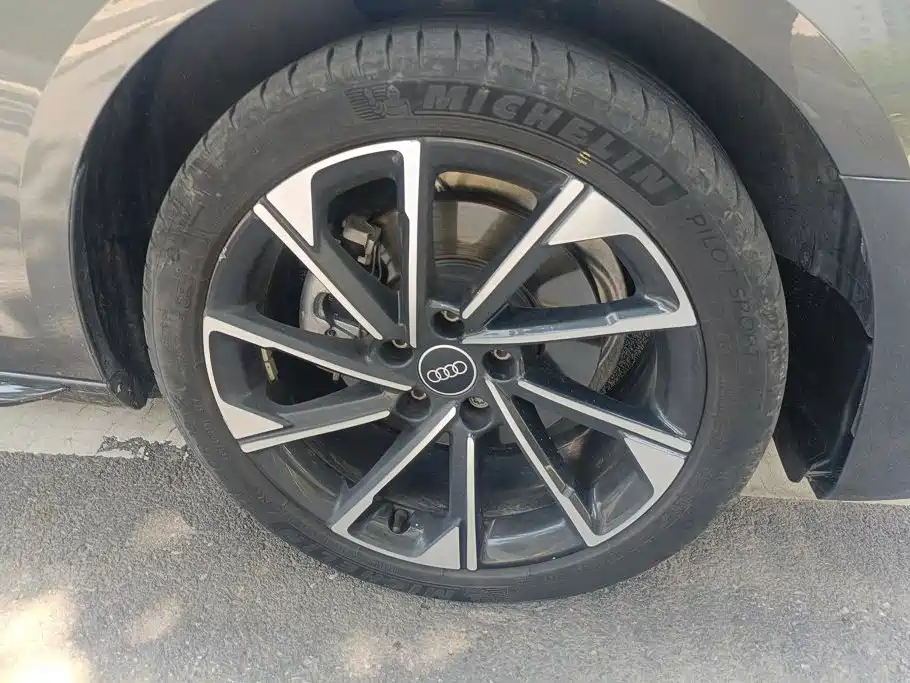 Audi A4L 2023