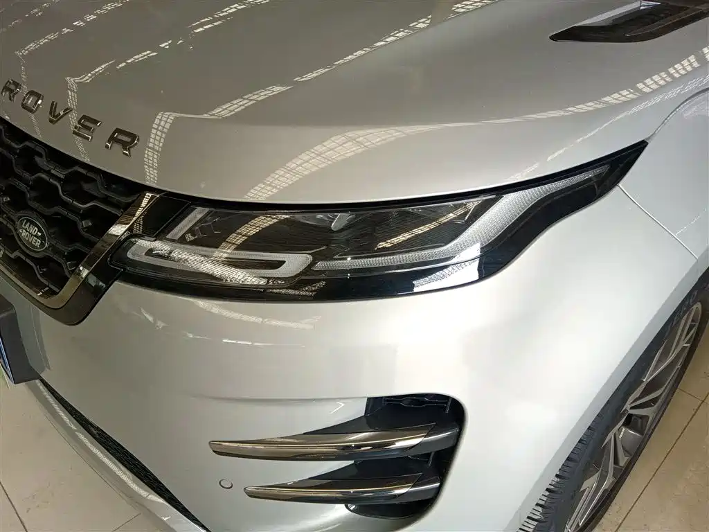 Land Rover Evoque 2023 — фото 18