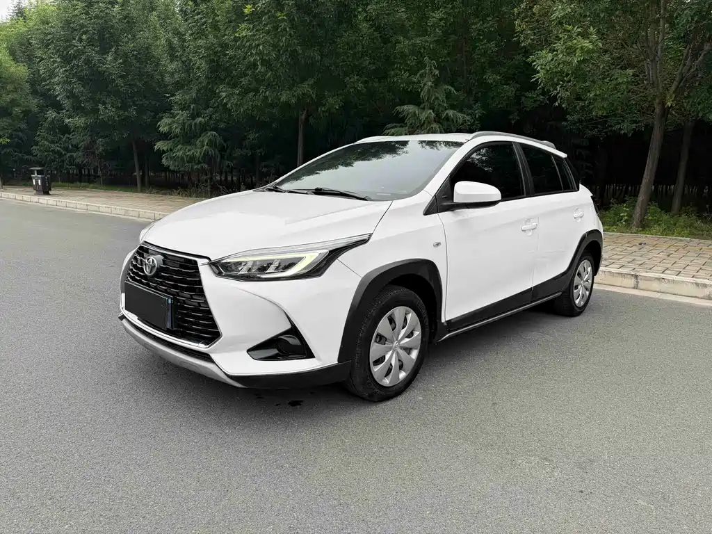 Toyota Yaris L 2023