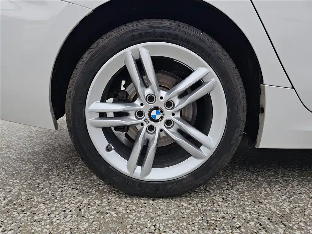 BMW 1 Series 2020 — фото 14