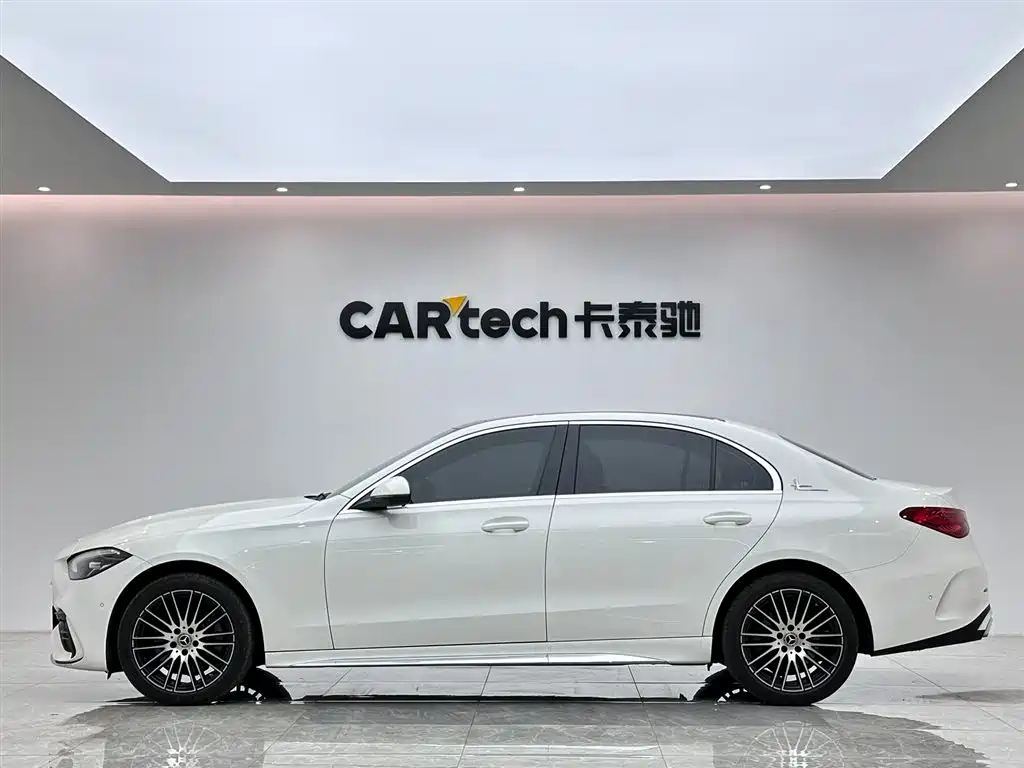 Mercedes-Benz C-Class 2024 — фото 2