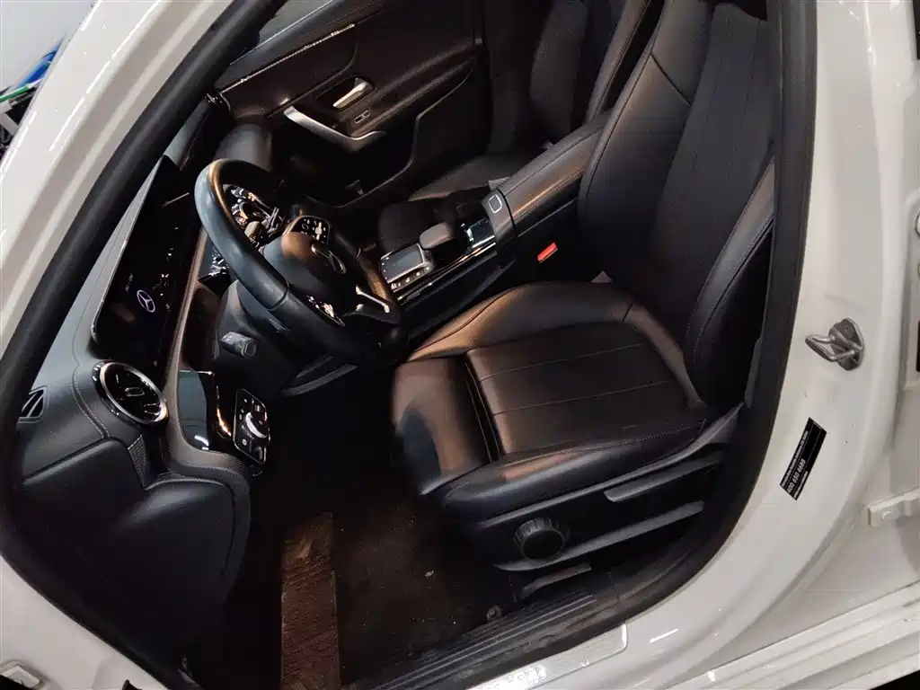 Mercedes-Benz A-Class 2021 — фото 11