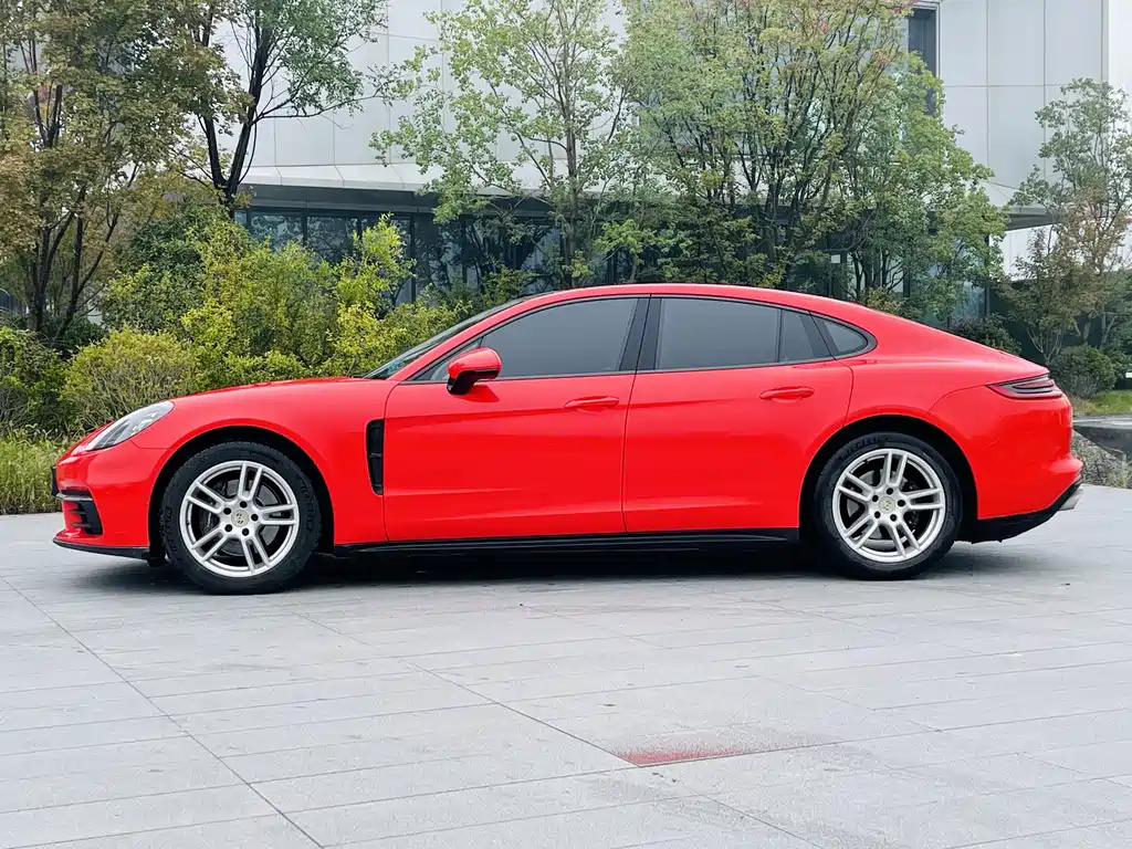 Porsche Panamera 2018 — фото 17