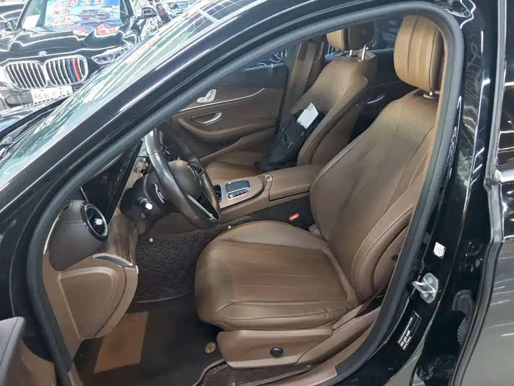 Mercedes-Benz E-Class 2023 — фото 15