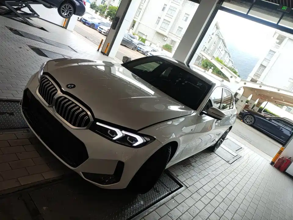 BMW 3 Series 2023