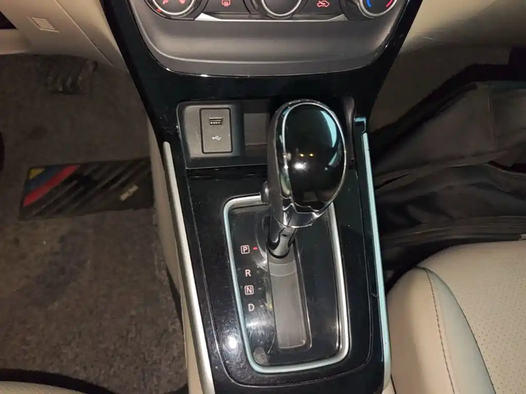 Nissan Sylphy 2019 — фото 14