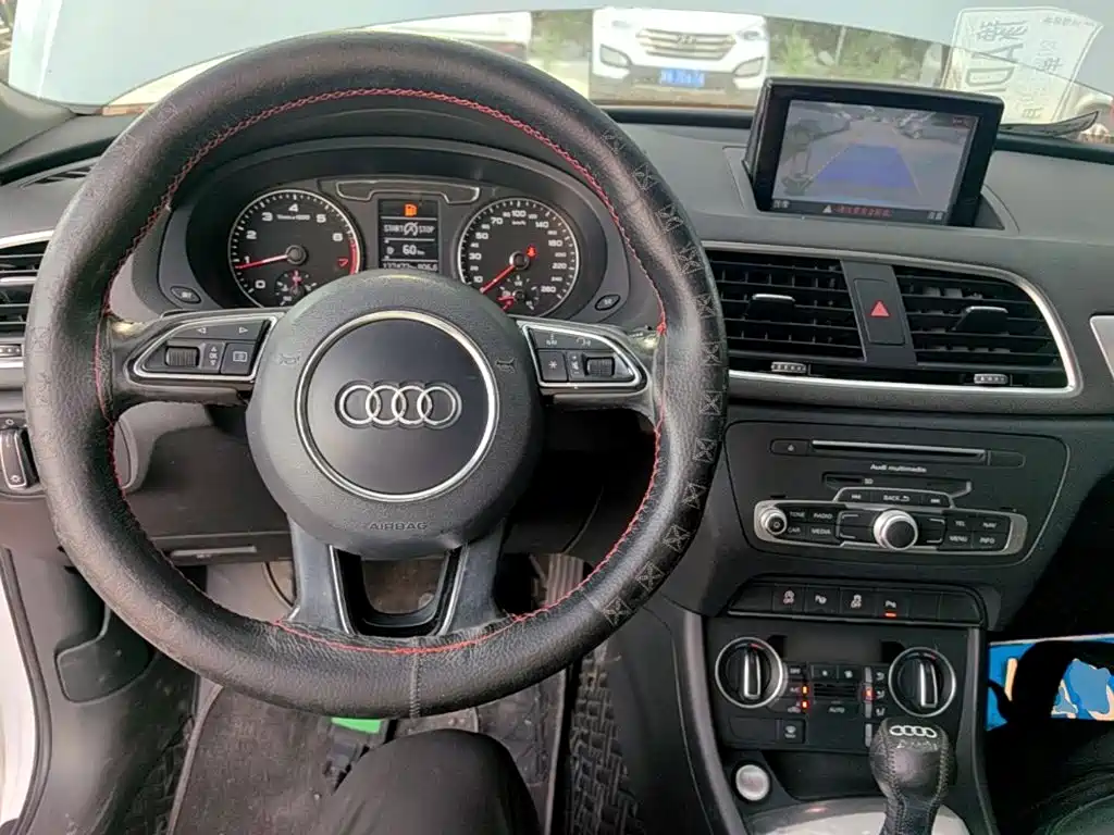 Audi Q3 2016 — фото 10