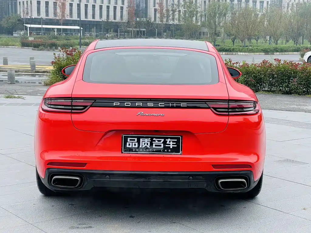Porsche Panamera 2018 — фото 16