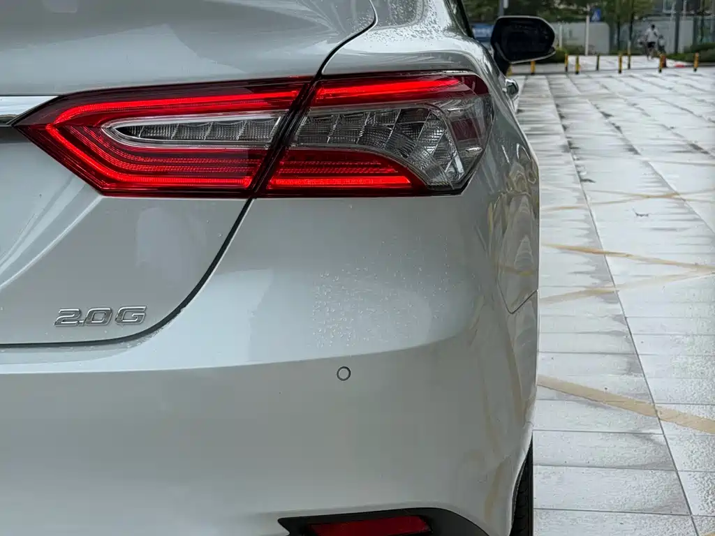 Toyota Camry 2023 — фото 16