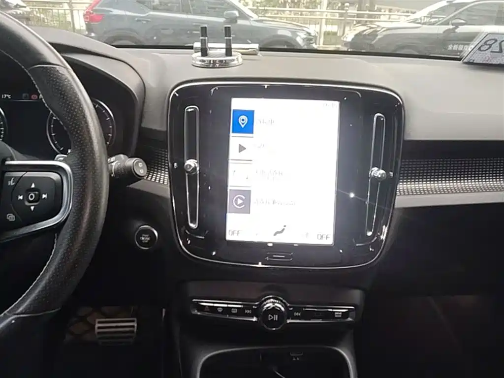 Volvo XC40 2019 — фото 13