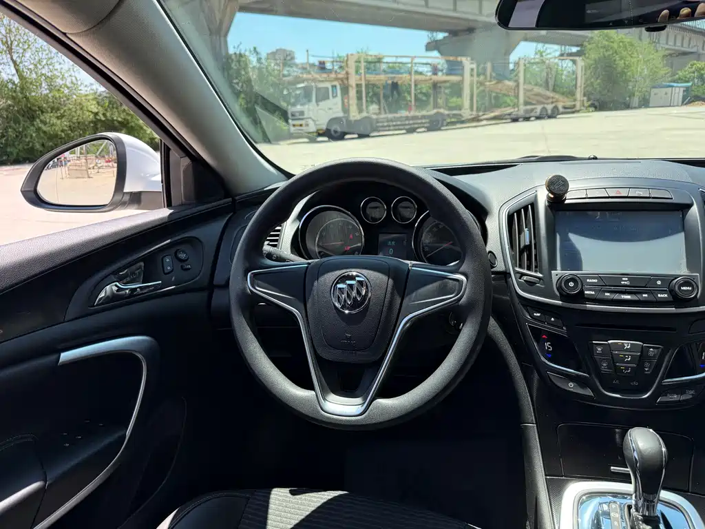 Buick Regal 2017 — фото 12