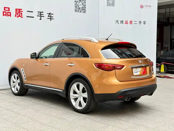 Infiniti FX 2011