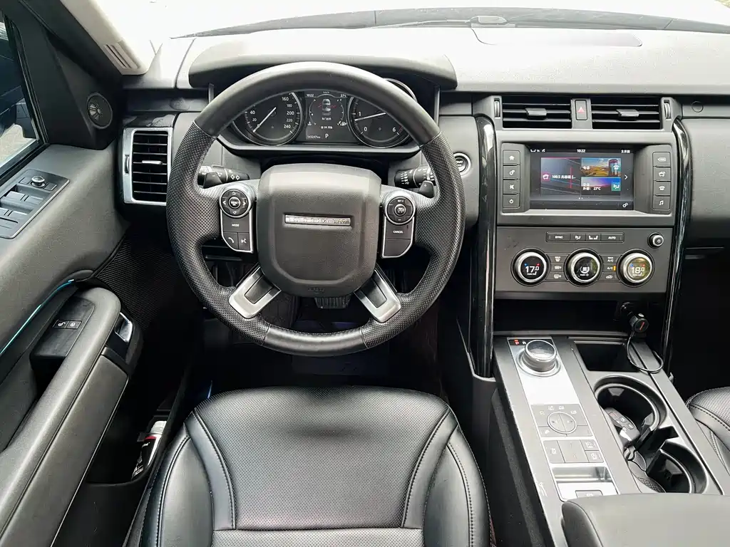 Land Rover Discovery 2018 — фото 13