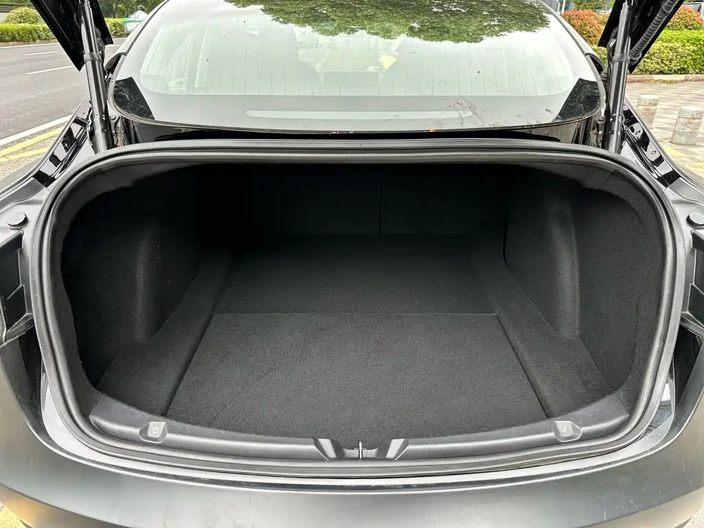 Tesla Model 3 2019 — фото 17