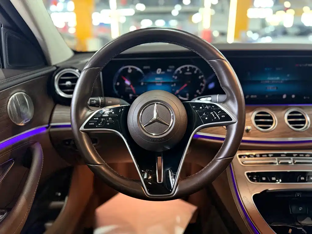 Mercedes-Benz E-Class 2023 — фото 8