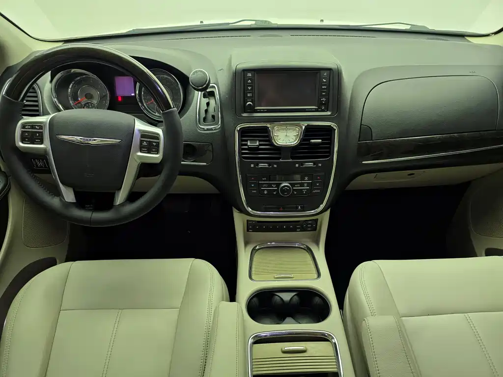 Chrysler Grand Voyager 2013 — фото 13