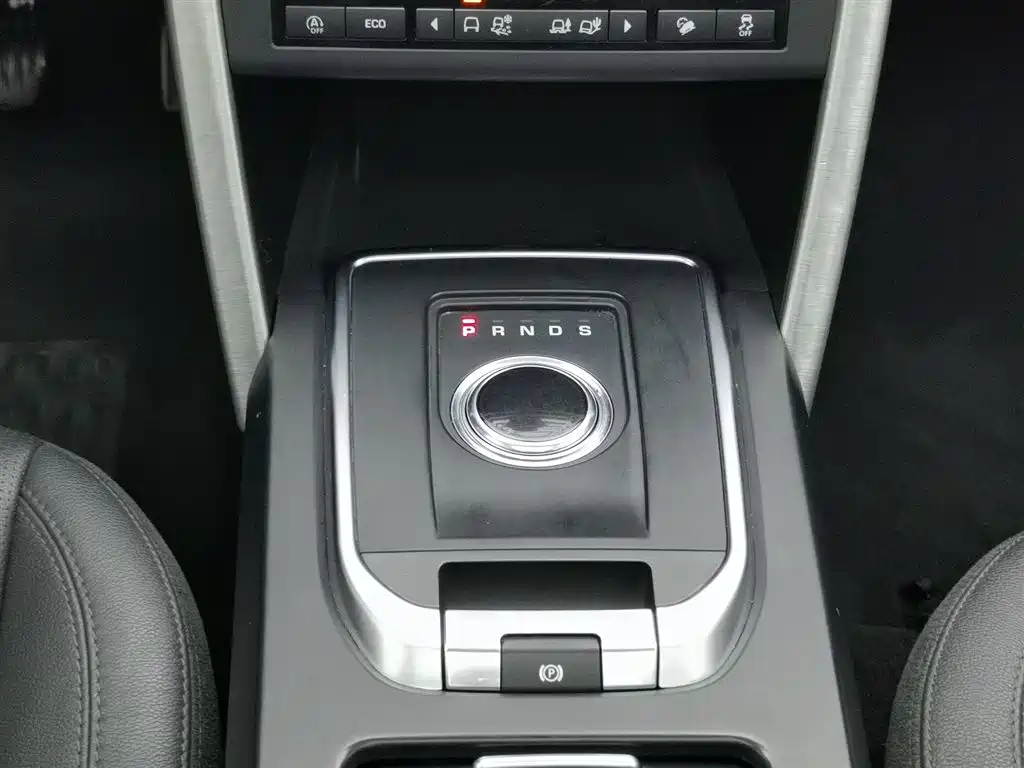 Land Rover Discovery Sport 2018 — фото 13