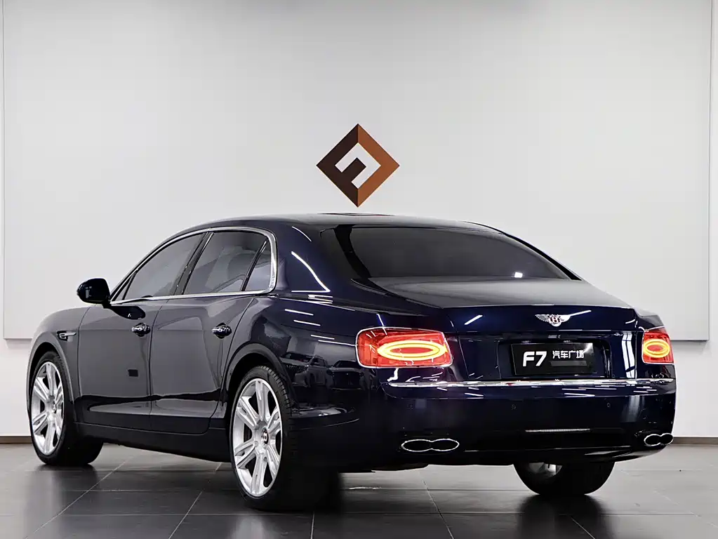 Bentley Flying Spur 2019 — фото 4