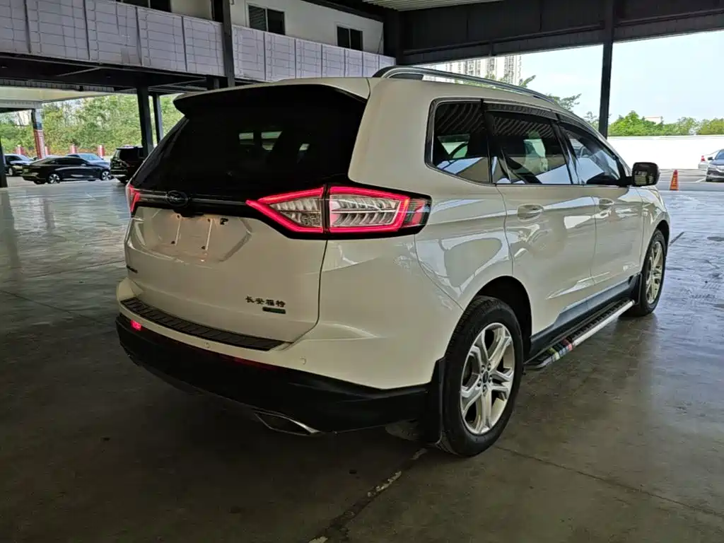 Ford Edge 2018 — фото 7