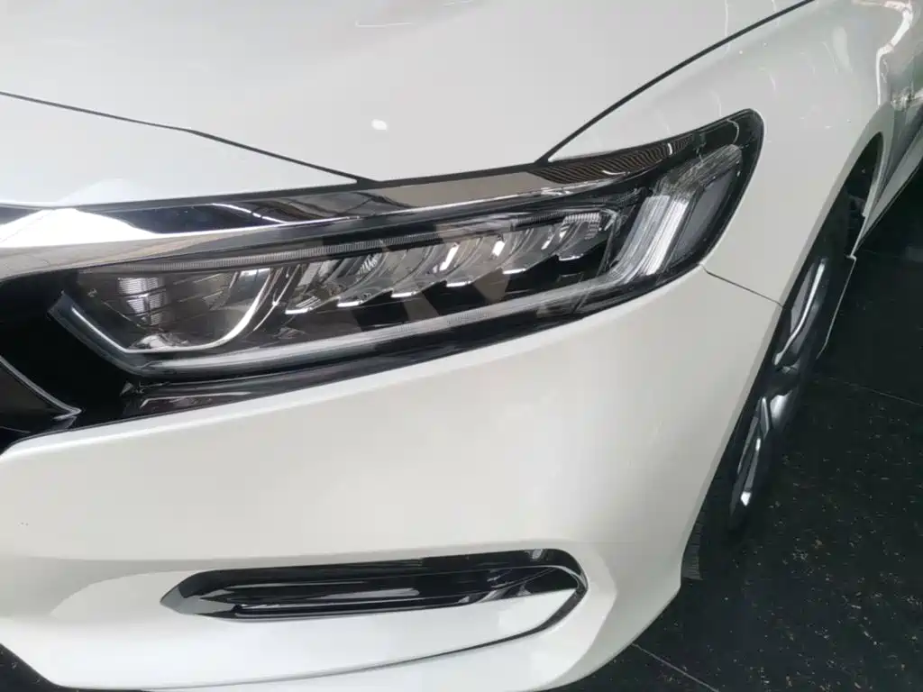 Honda Accord 2019 — фото 24