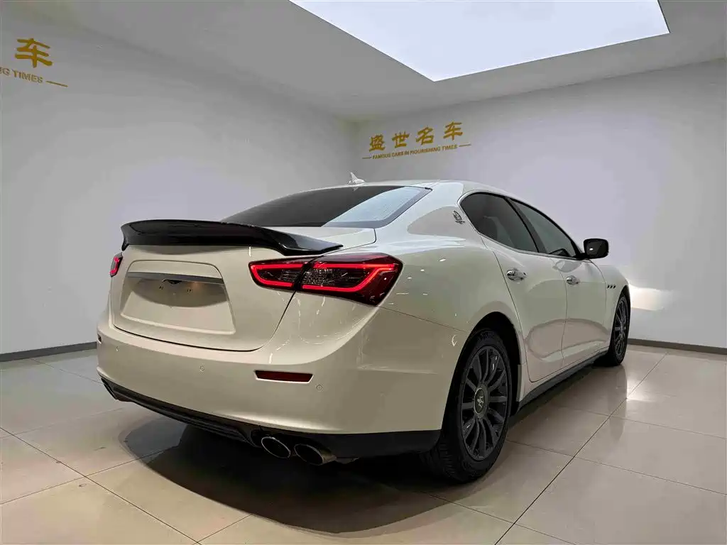 Maserati Ghibli 2015 — фото 19