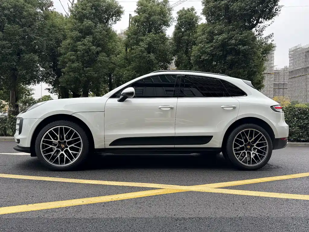 Porsche Macan 2019 — фото 10