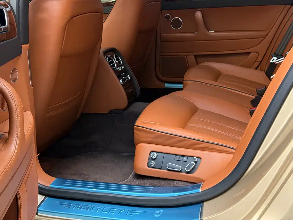 Bentley Flying Spur 2012 — фото 11
