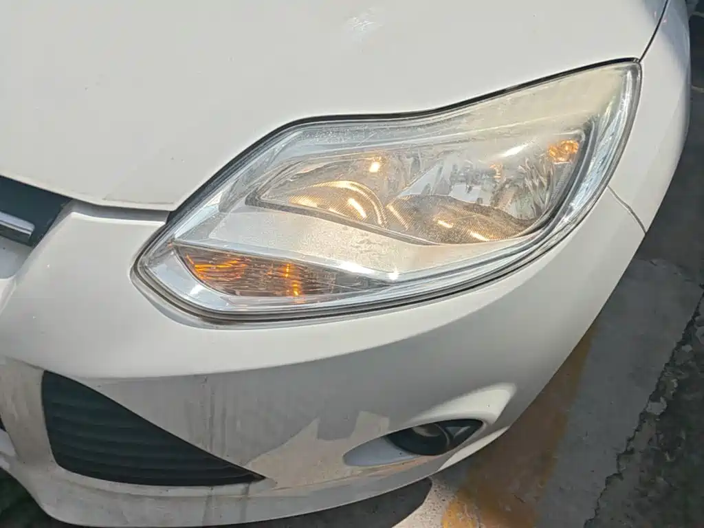 Ford Focus 2015 — фото 24