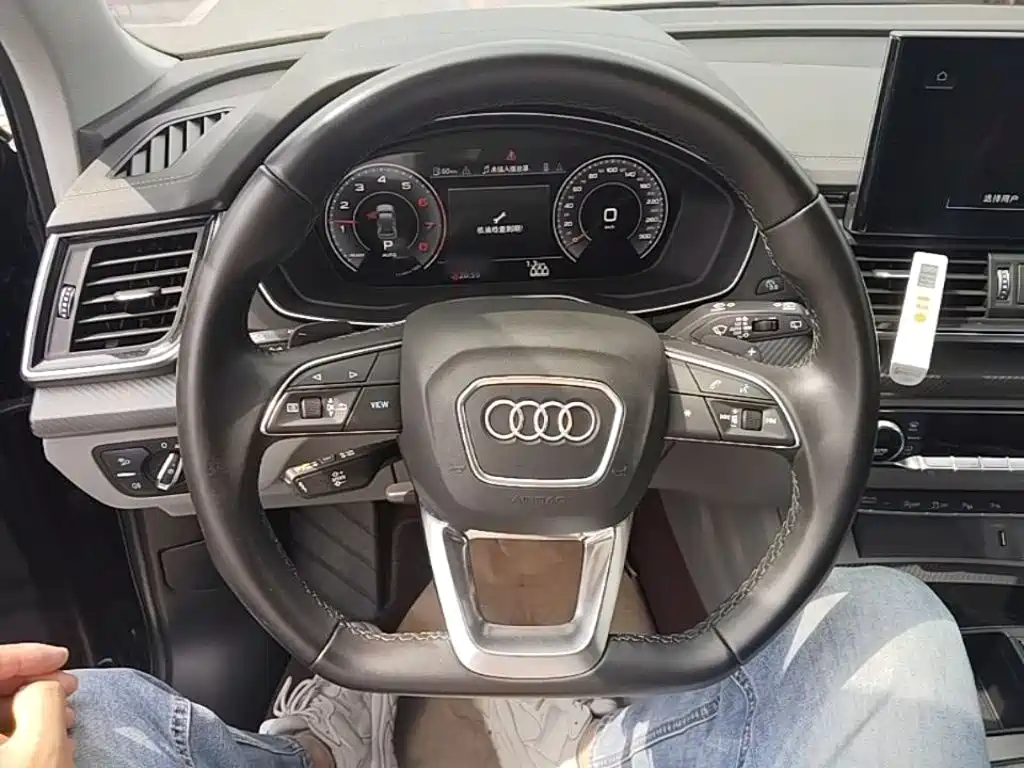 Audi Q5L 2021 — фото 11