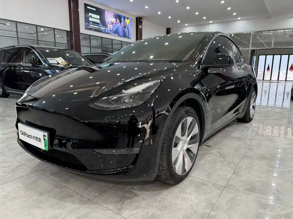 Tesla Model Y 2024 — фото 1