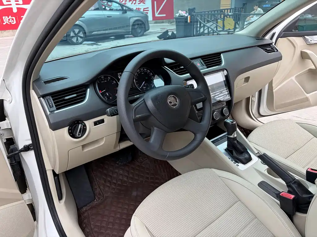 Skoda Octavia 2015 — фото 4