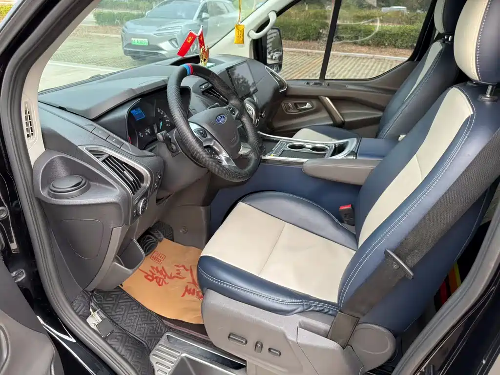 Ford Tourneo 2022 — фото 6
