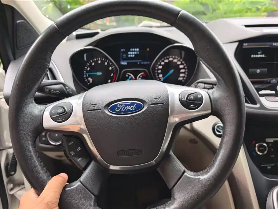 Ford Kuga 2014 — фото 15