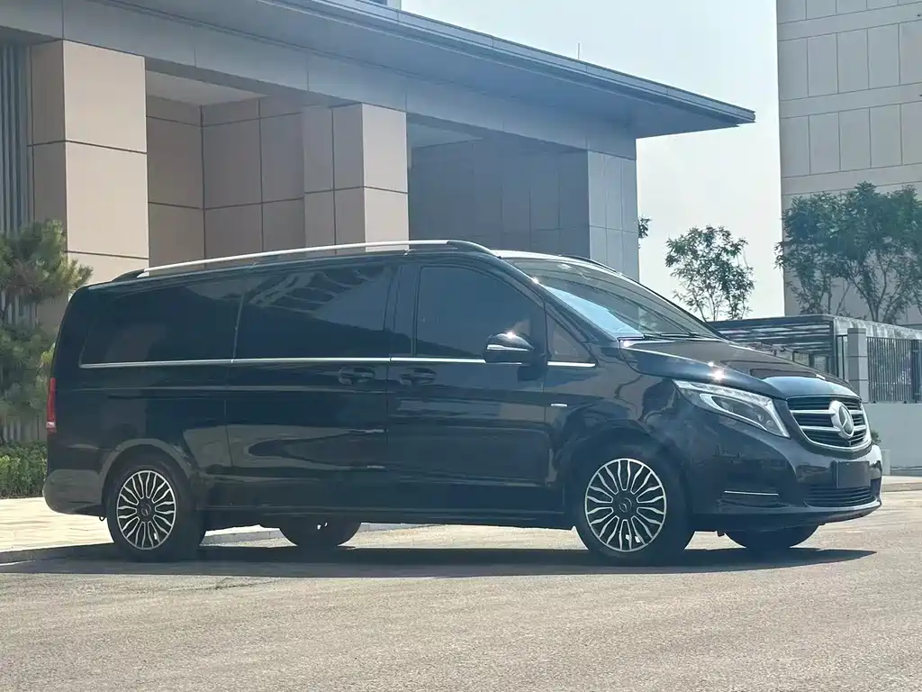 Mercedes-Benz V-Class 2017 — фото 3
