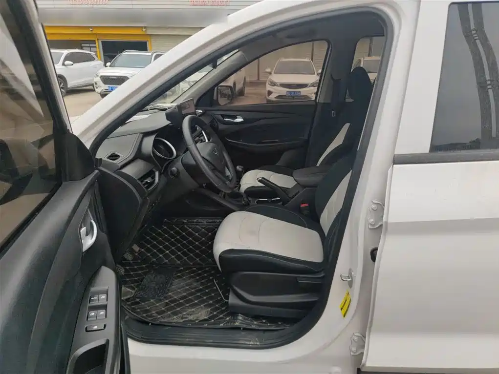 Wuling Hongguang S3 2019 — фото 15